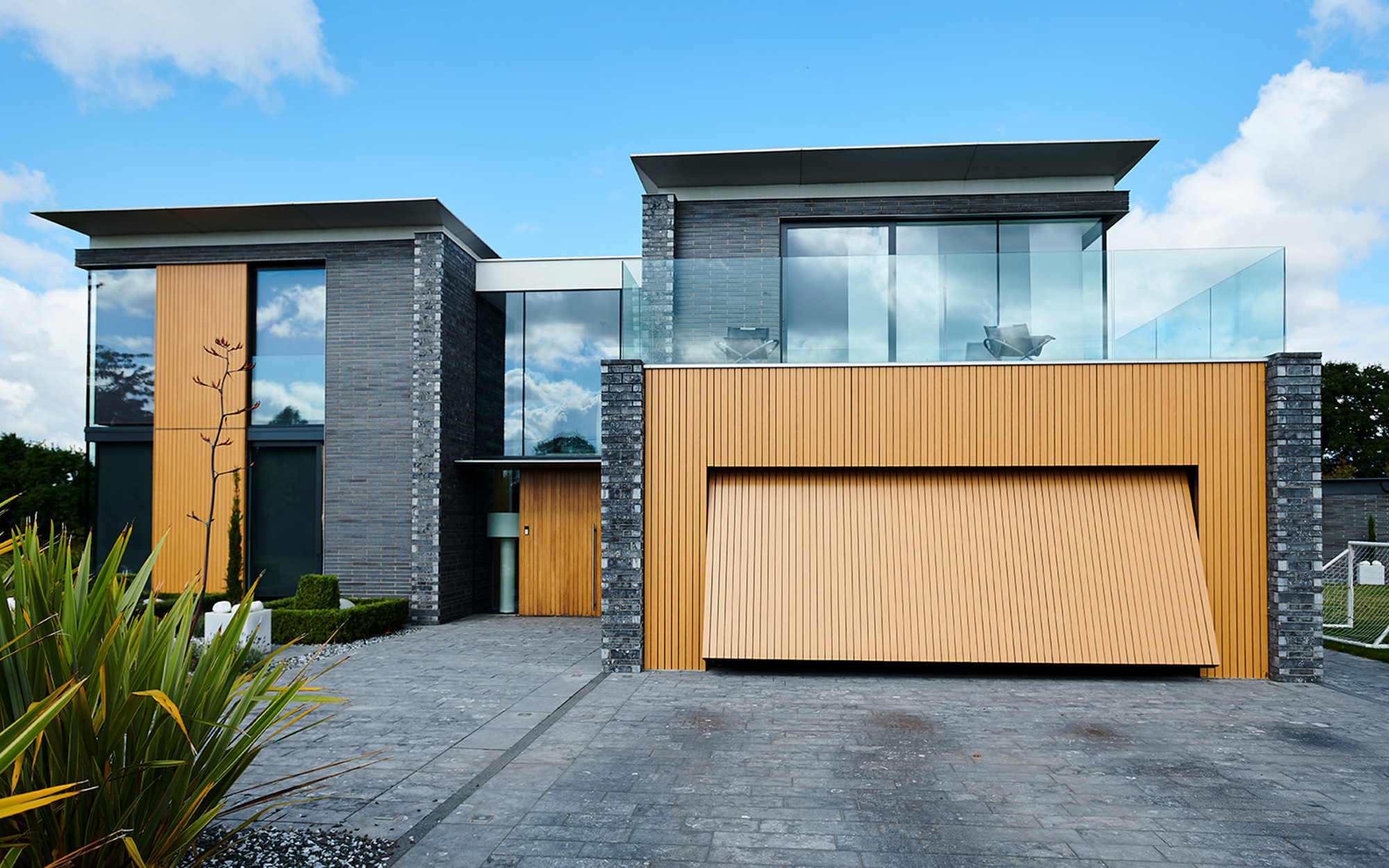 Wood effect aluminium cladding