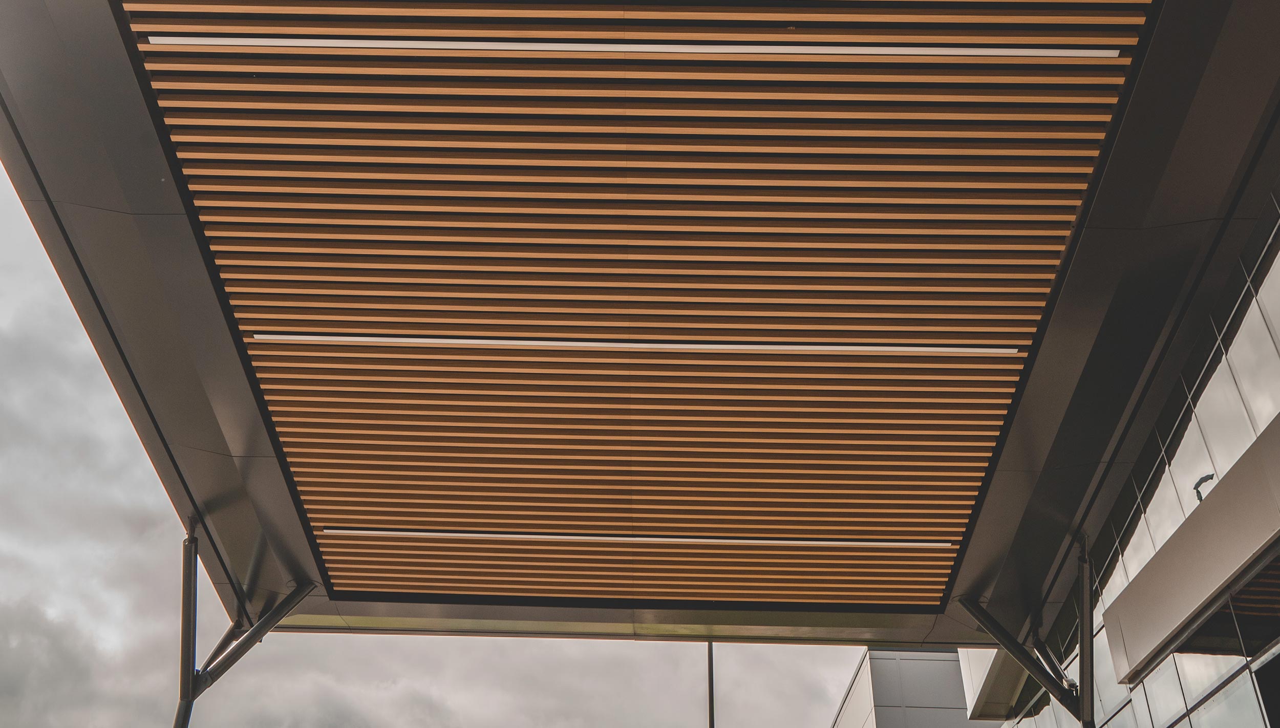 natural wood-effect aluminium cladding